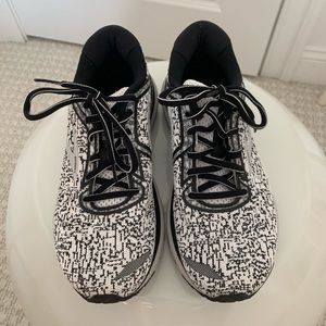 Women’s Brooks Adrenaline GTS 20- size 8.5